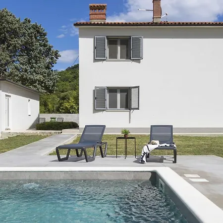 Mirna With Swimming Pool Appartamento *