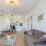 Apartman Mirna With Swimming Pool